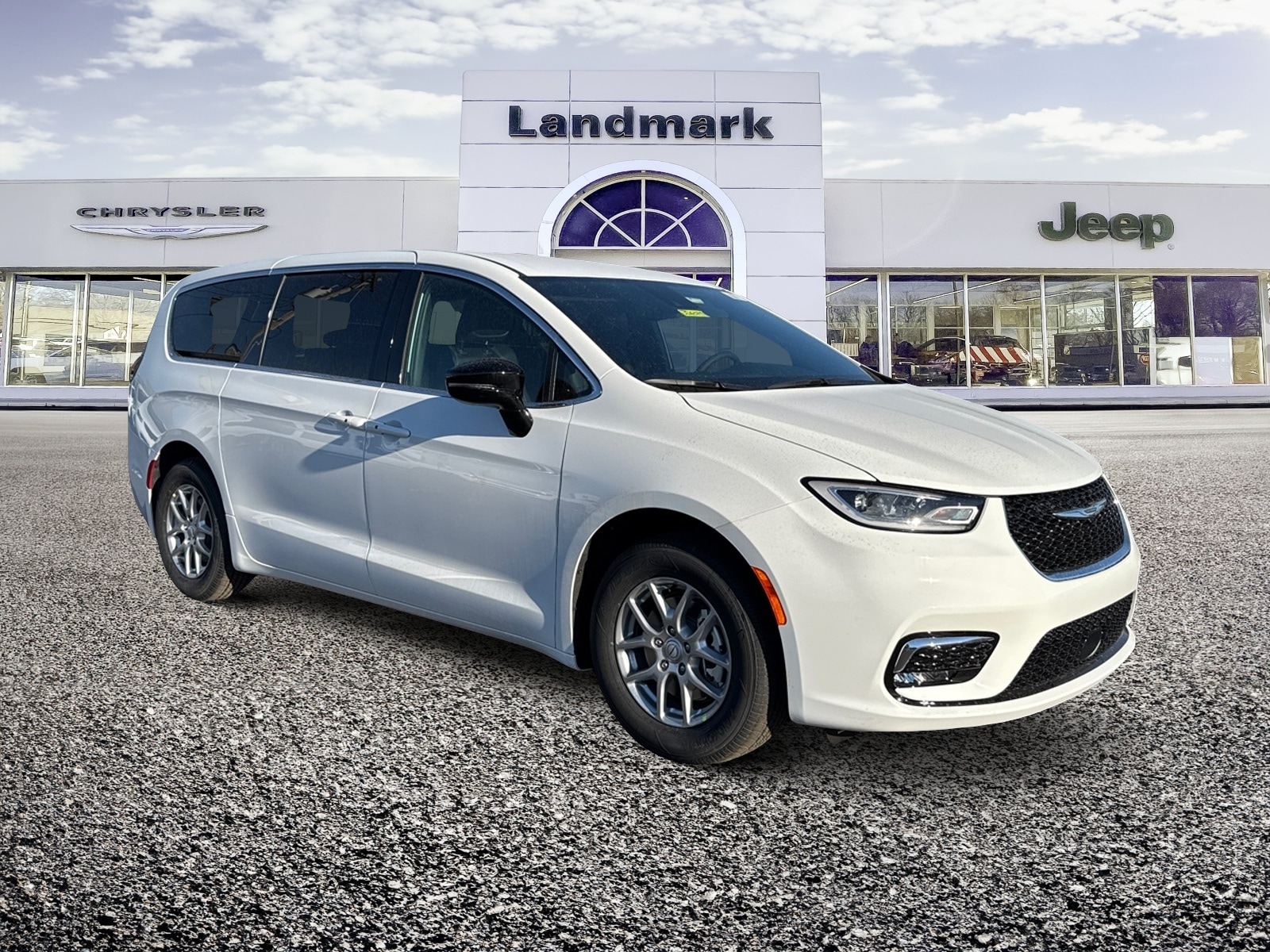 2026 Chrysler Pacifica Select's photo