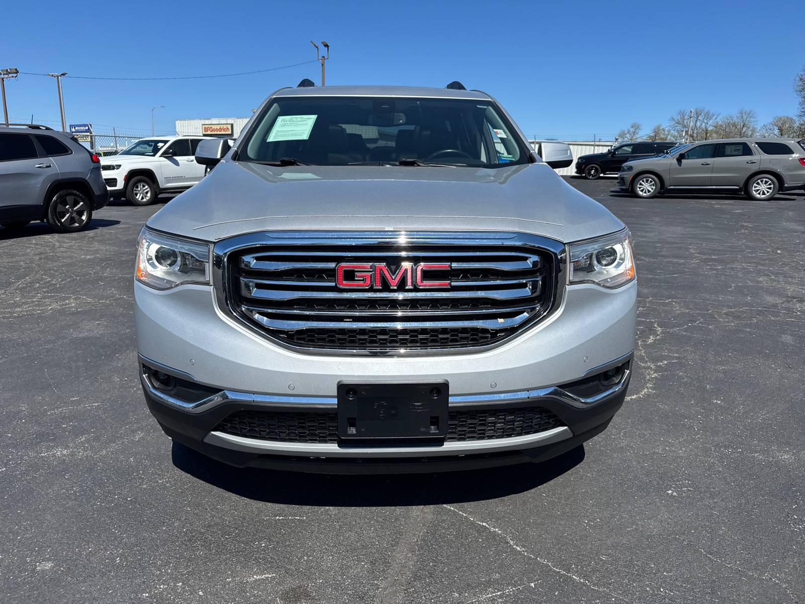 Used 2019 GMC Acadia SLT-2 with VIN 1GKKNNLS1KZ143644 for sale in Kansas City