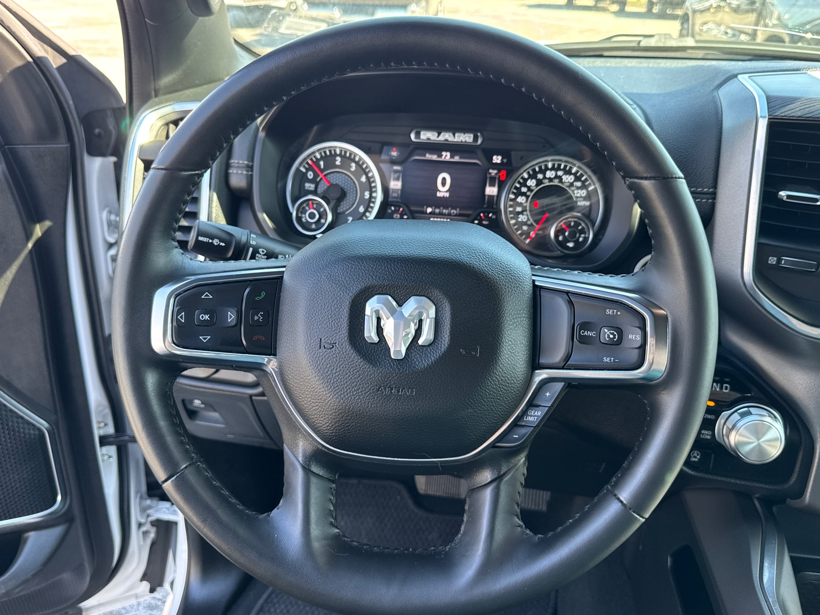 2024 RAM Ram 1500 Pickup Laramie - Photo 17