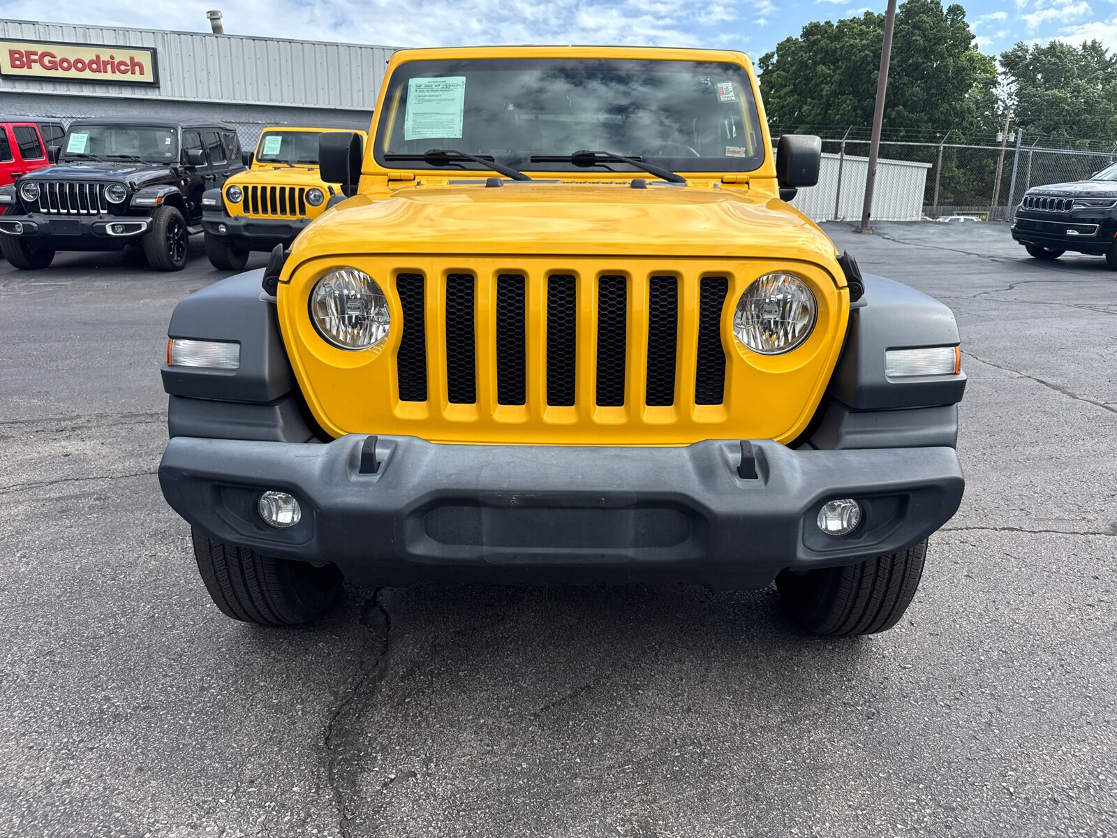 Used 2019 Jeep Wrangler Sport S with VIN 1C4GJXAG1KW536696 for sale in Kansas City