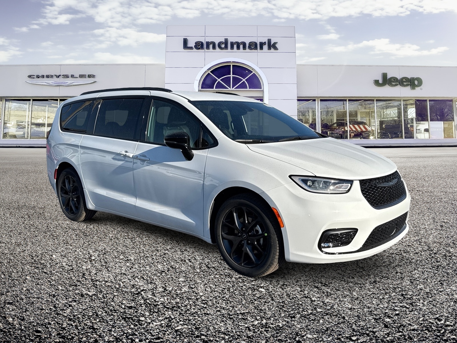 2026 Chrysler Pacifica Select's photo