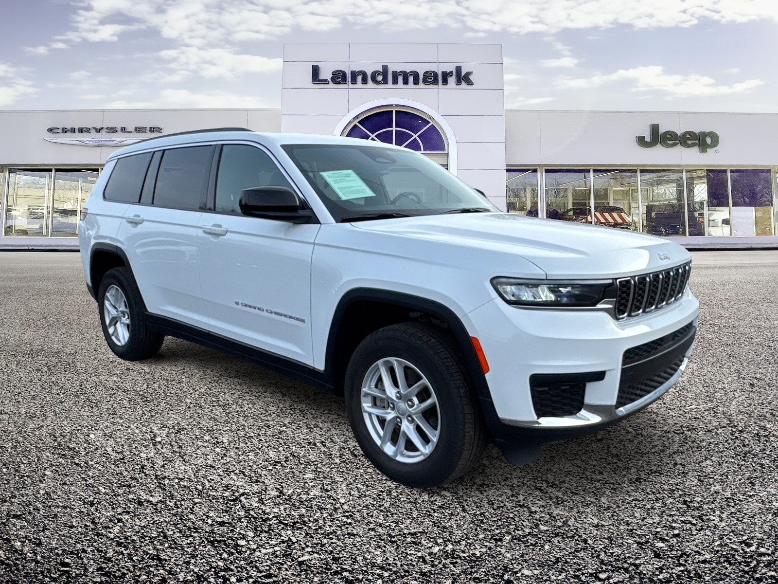 2024 Jeep Grand Cherokee L Laredo's photo