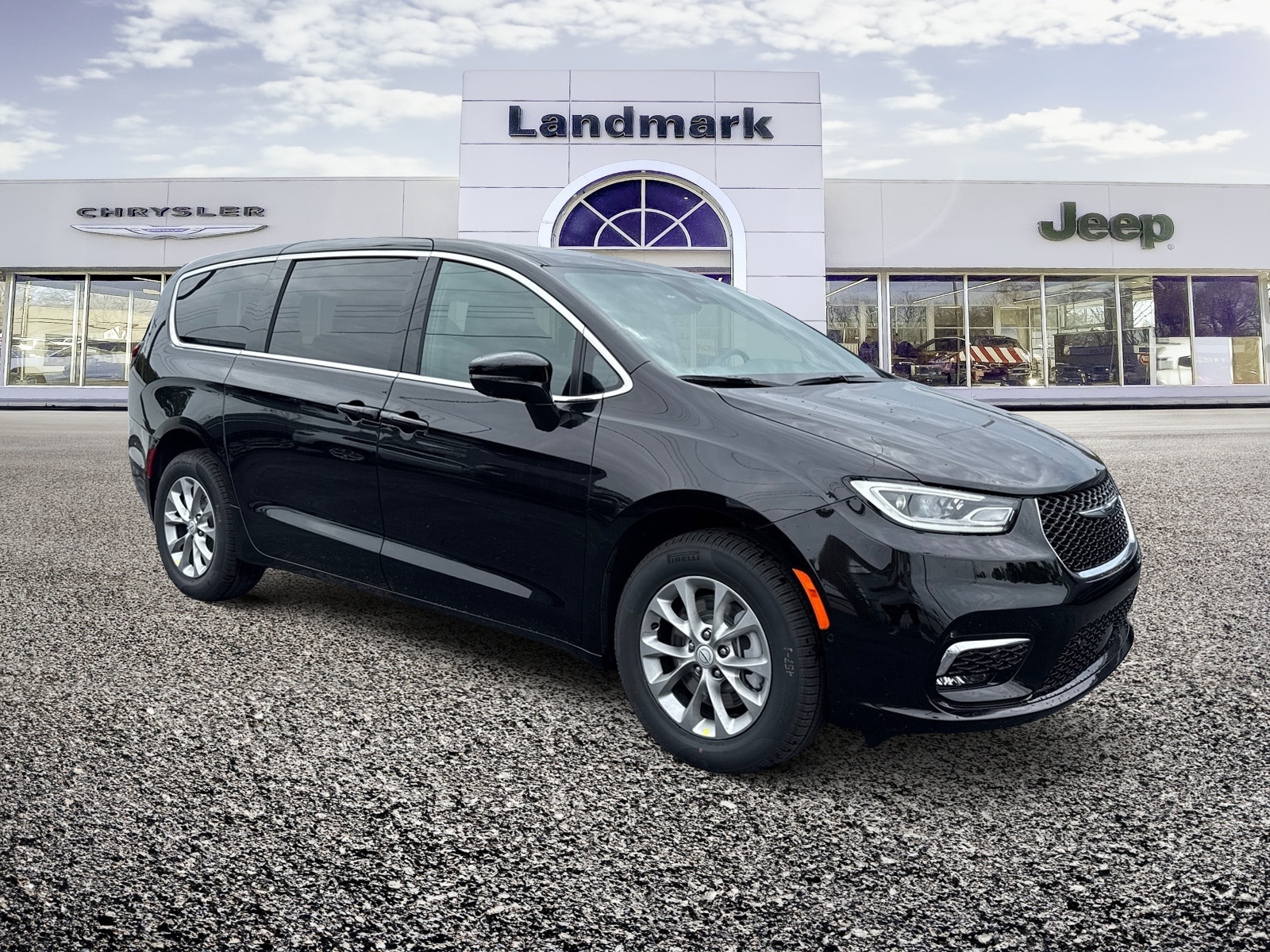 2026 Chrysler Pacifica Select's photo