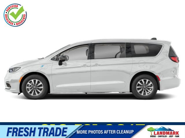 2024 Chrysler Pacifica PHEV Select's photo