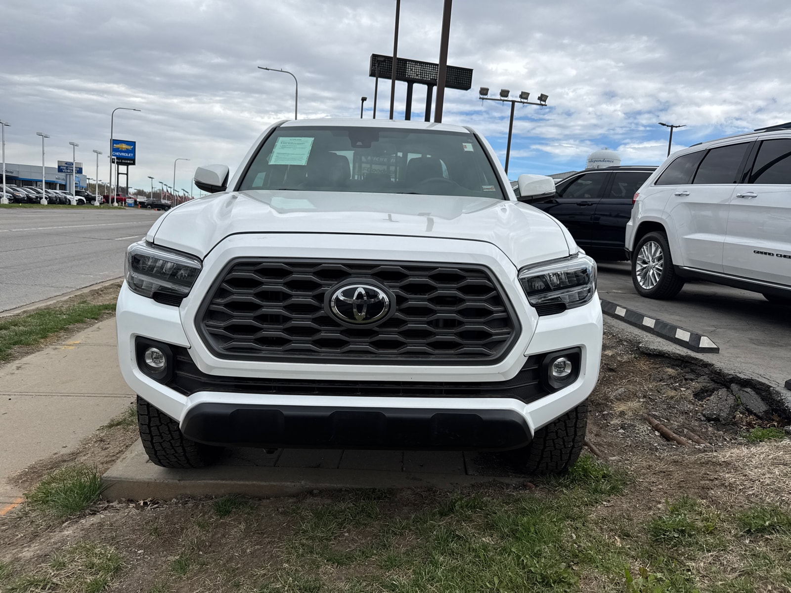 Used 2023 Toyota Tacoma TRD Off Road with VIN 3TMDZ5BNXPM155630 for sale in Kansas City