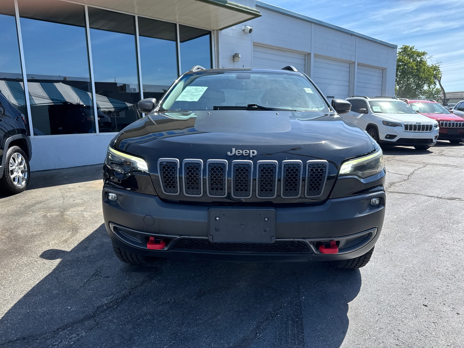 Used 2020 Jeep Cherokee Trailhawk with VIN 1C4PJMBN0LD537833 for sale in Kansas City
