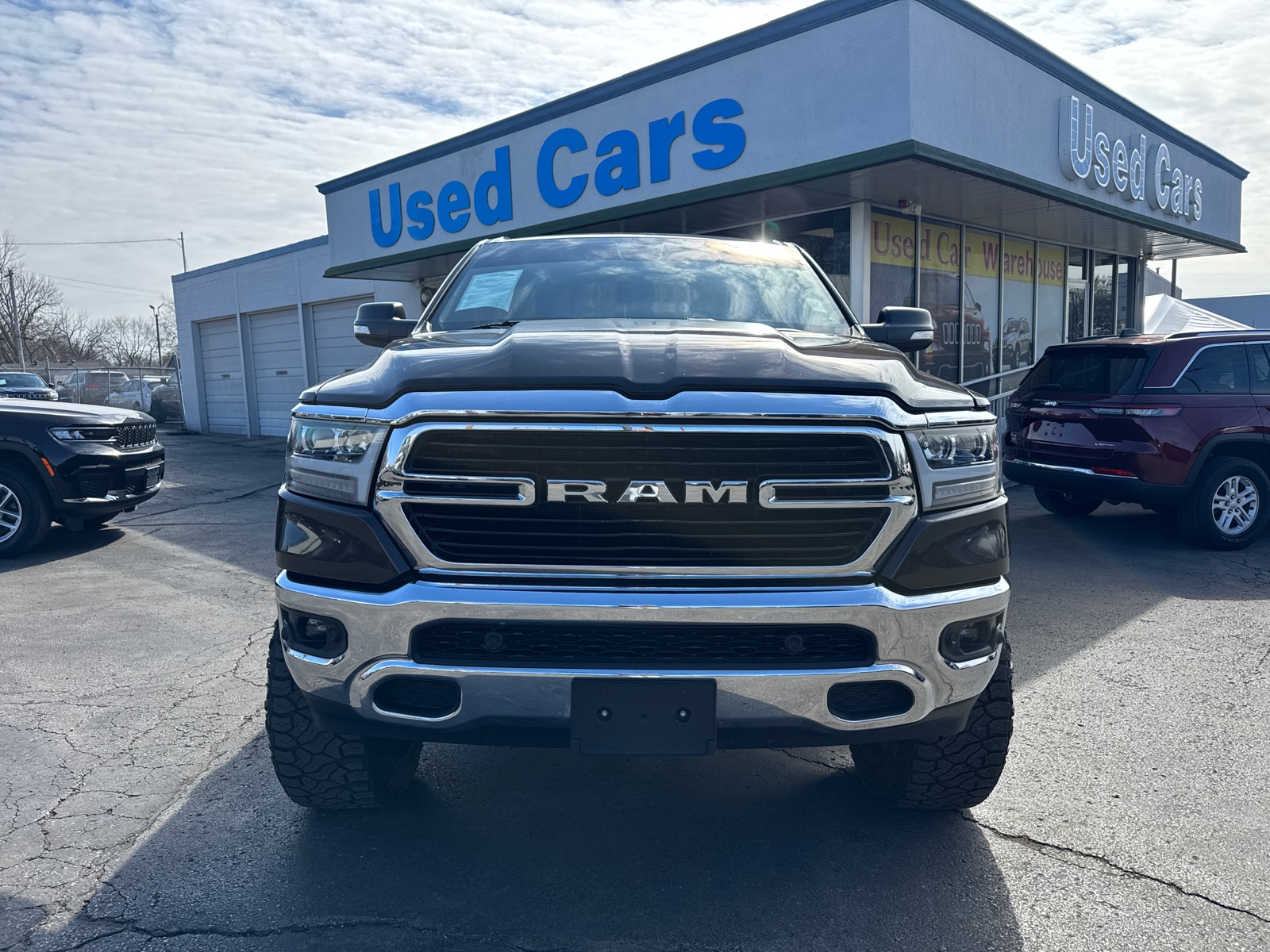 Used 2019 RAM Ram 1500 Pickup Big Horn/Lone Star with VIN 1C6SRFFT7KN575678 for sale in Kansas City