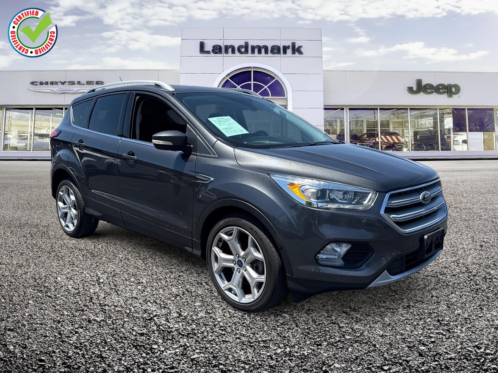 2019 Ford Escape Titanium's photo