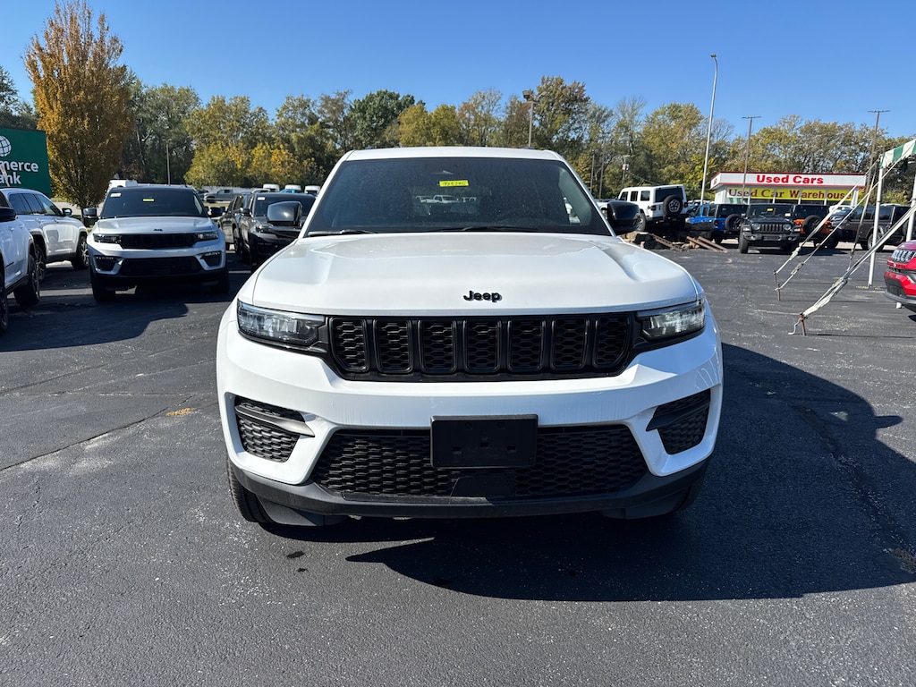 New 2025 Jeep Grand Cherokee ALTITUDE 4X4 Sport Utility