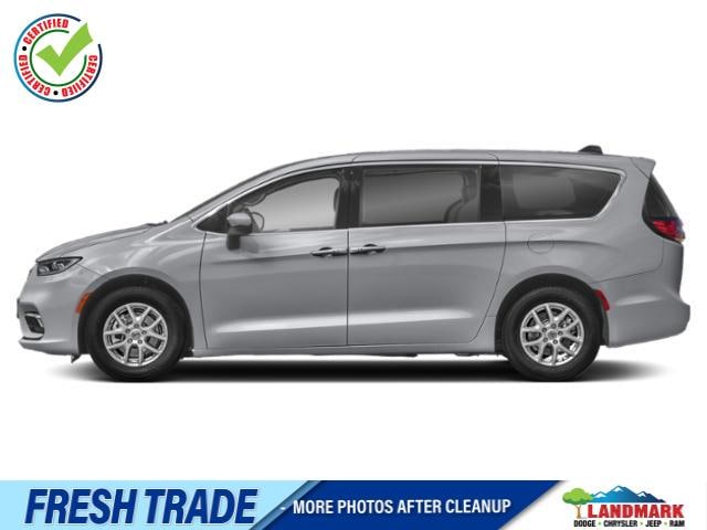 2024 Chrysler Pacifica Touring L's photo