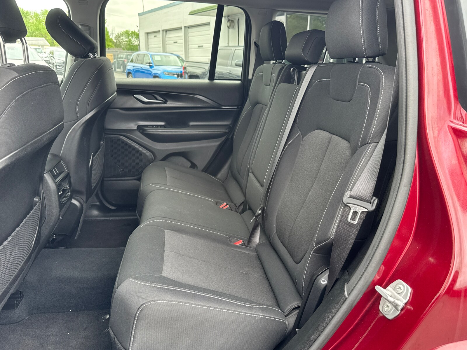 2023 Jeep Grand Cherokee Laredo - Photo 6