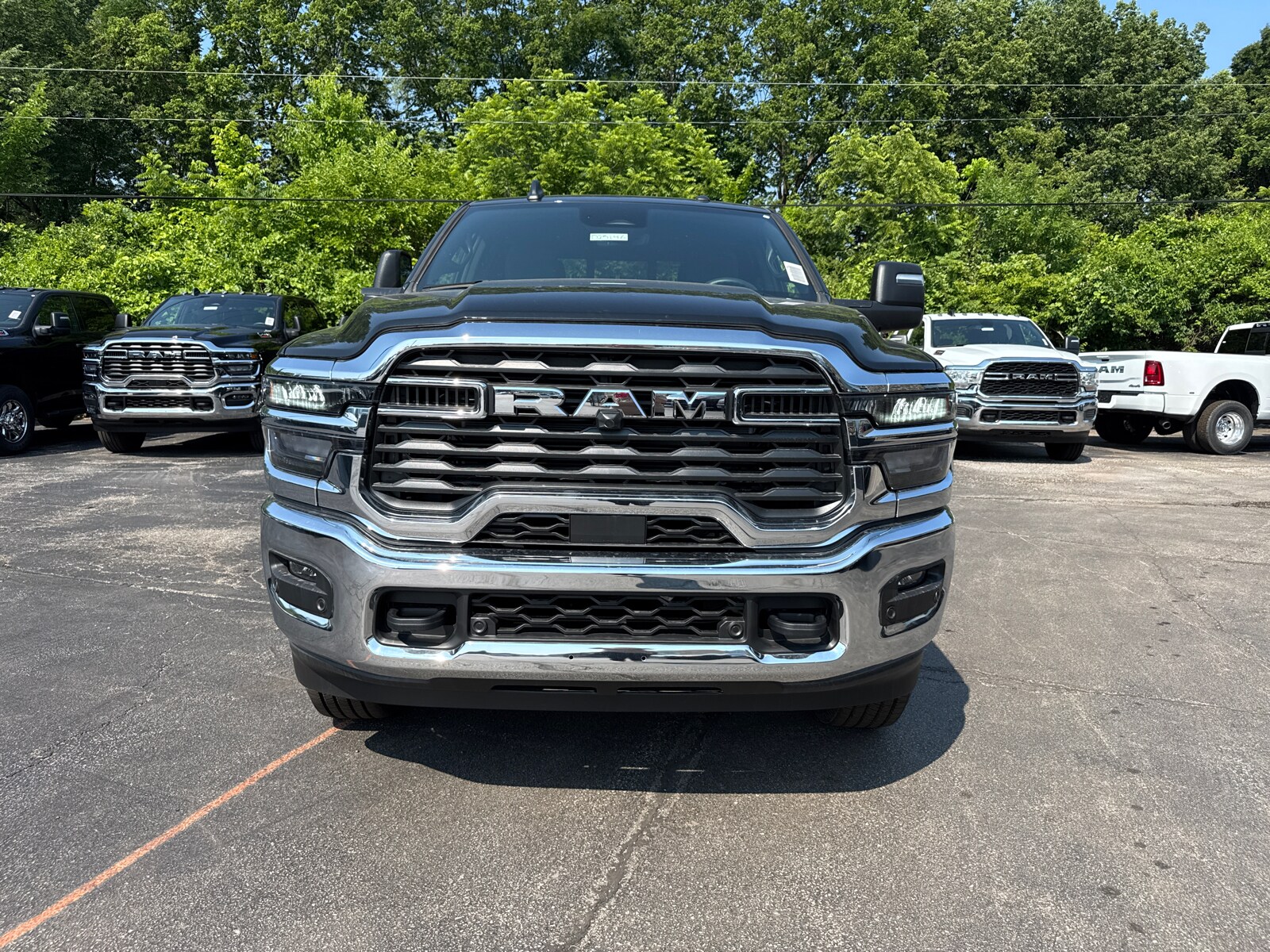 2025 Ram 2500 Tradesman photo 2