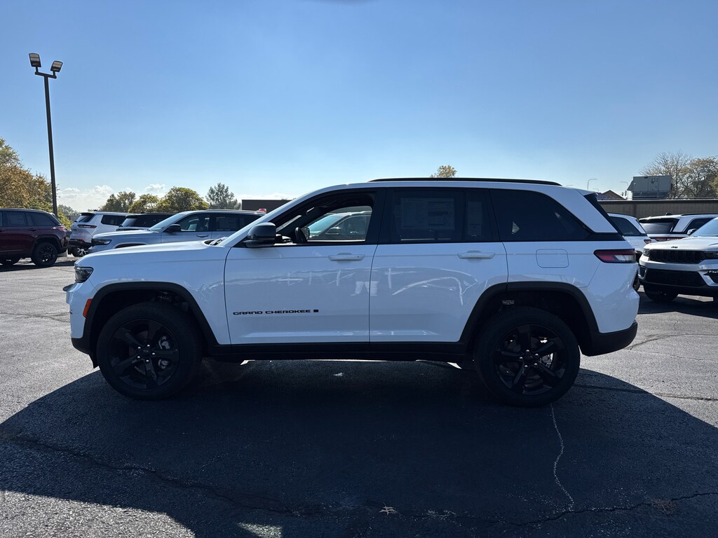New 2025 Jeep Grand Cherokee ALTITUDE 4X4 Sport Utility