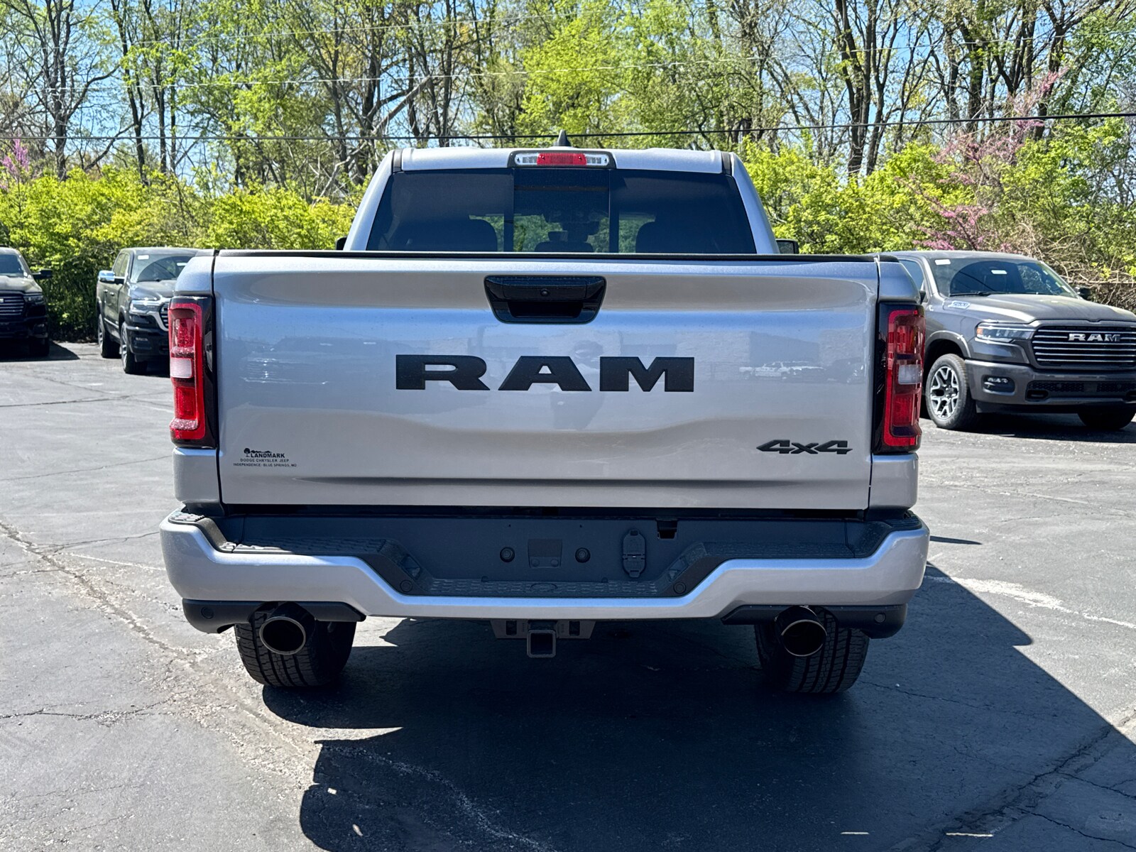 2025 Ram 1500 Tradesman photo 4