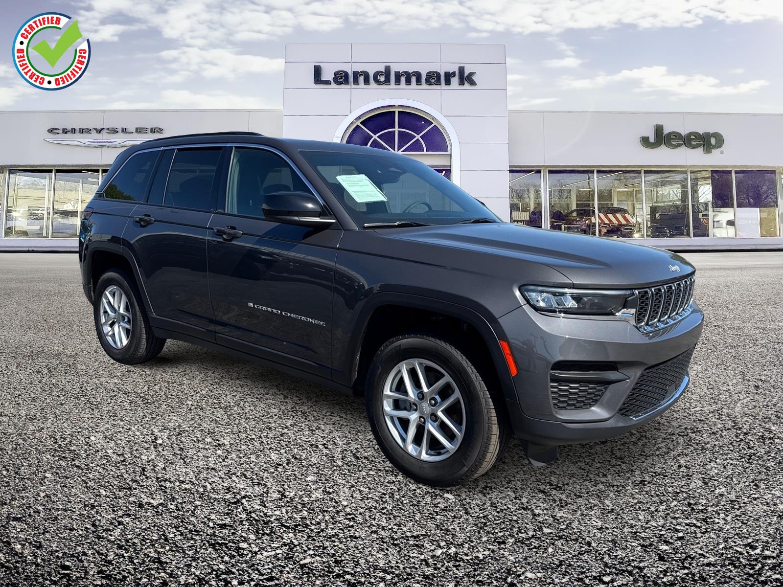 2024 Jeep Grand Cherokee Laredo X 4x4's photo
