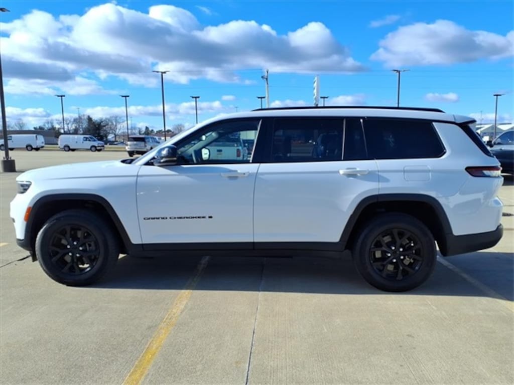 Used 2024 Jeep Grand Cherokee L Altitude SUV