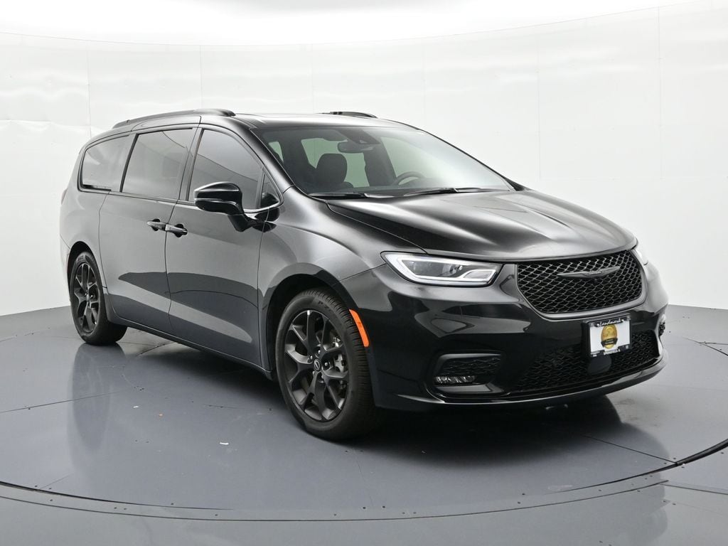 New 2026 Chrysler Pacifica Limited Passenger Van