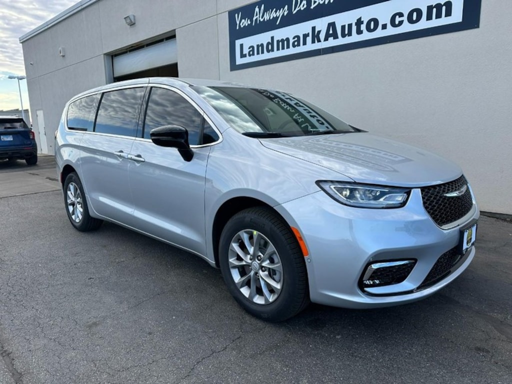 New 2026 Chrysler Pacifica Select AWD Passenger Van
