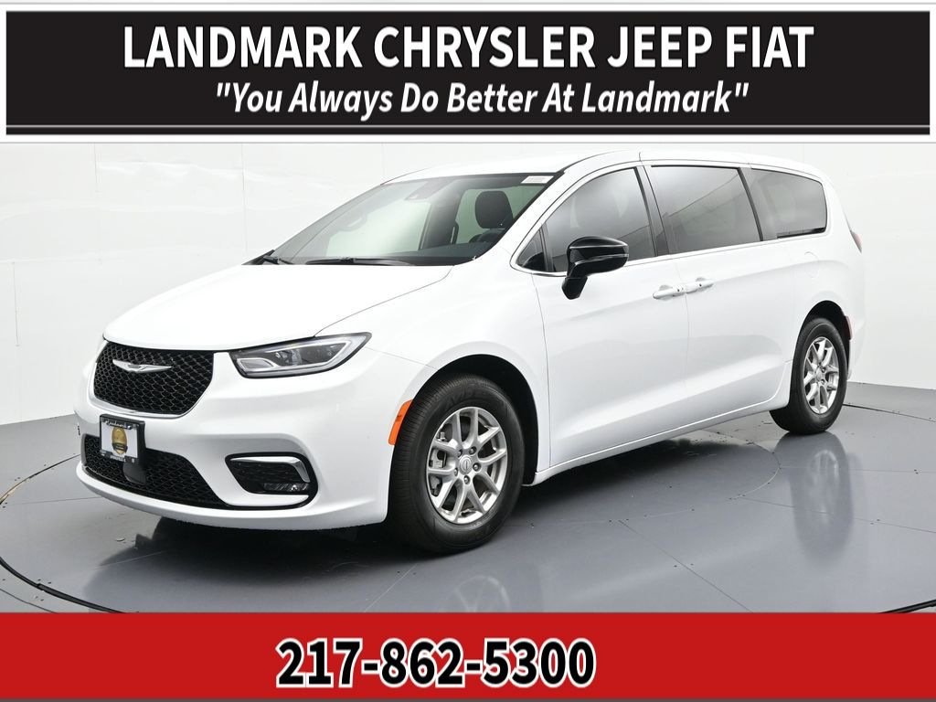 2026 Chrysler Pacifica Select's photo