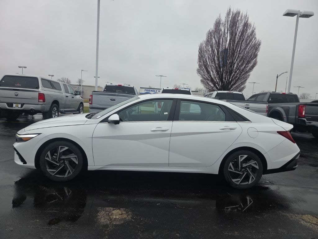 Used 2024 Hyundai Elantra Limited Sedan