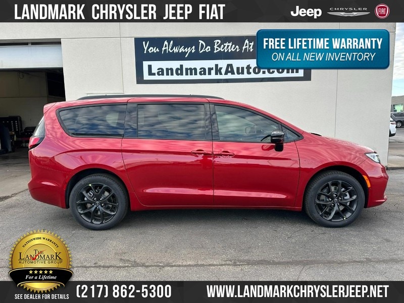 2026 Chrysler Pacifica Limited's photo