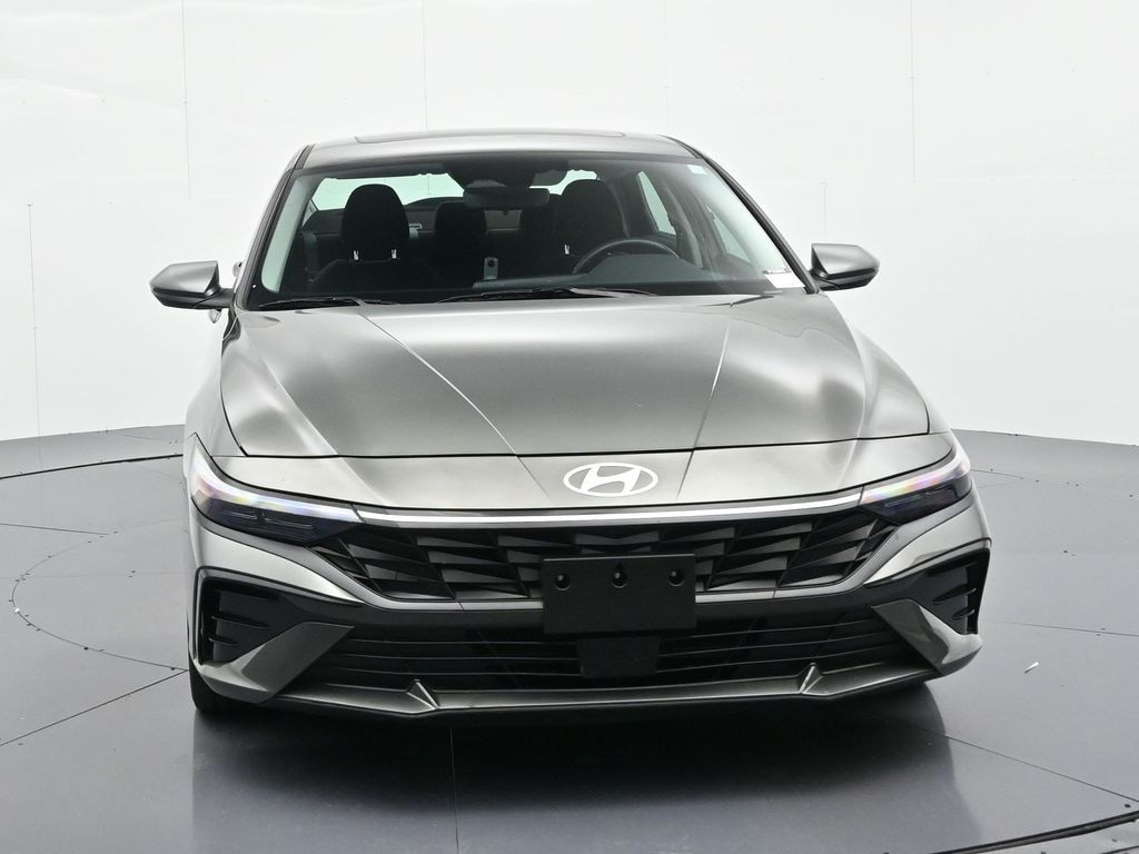 Used 2025 Hyundai Elantra SEL Convenience Sedan