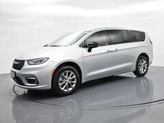 2026 Chrysler Pacifica Select Passenger Van