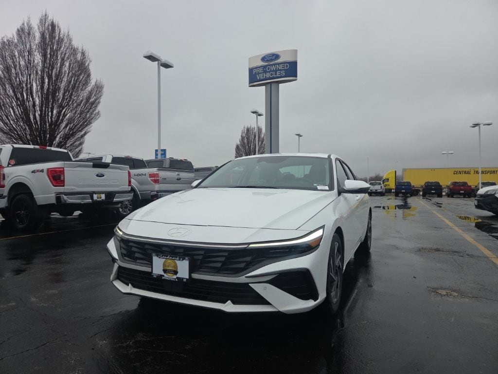 Used 2024 Hyundai Elantra Limited Sedan