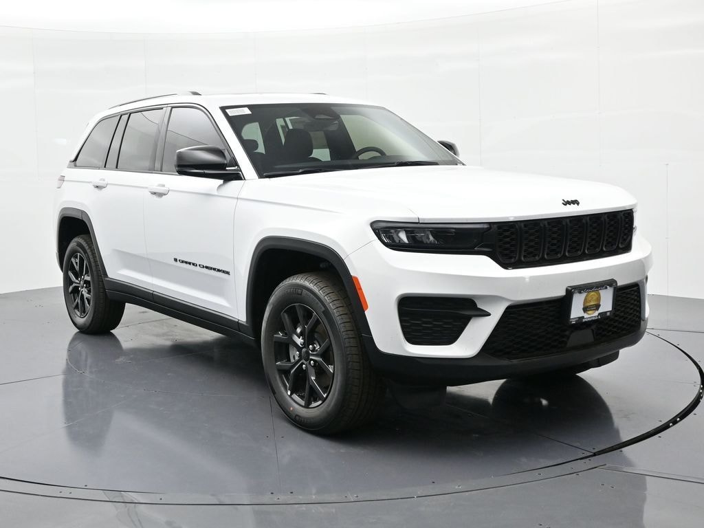 New 2025 Jeep Grand Cherokee Laredo 4x4 Sport Utility