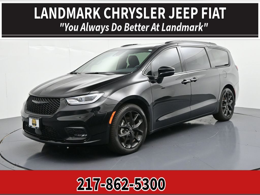 2026 Chrysler Pacifica Limited's photo