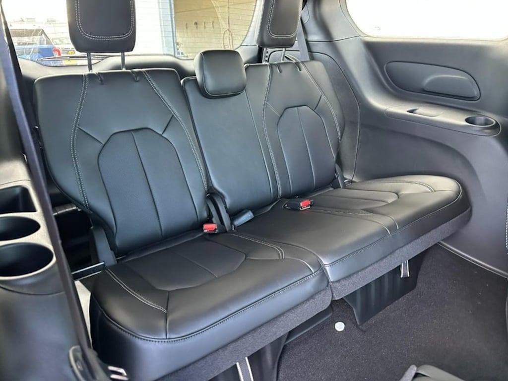 New 2026 Chrysler Pacifica Select AWD Passenger Van