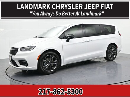 2026 Chrysler Pacifica Select Passenger Van