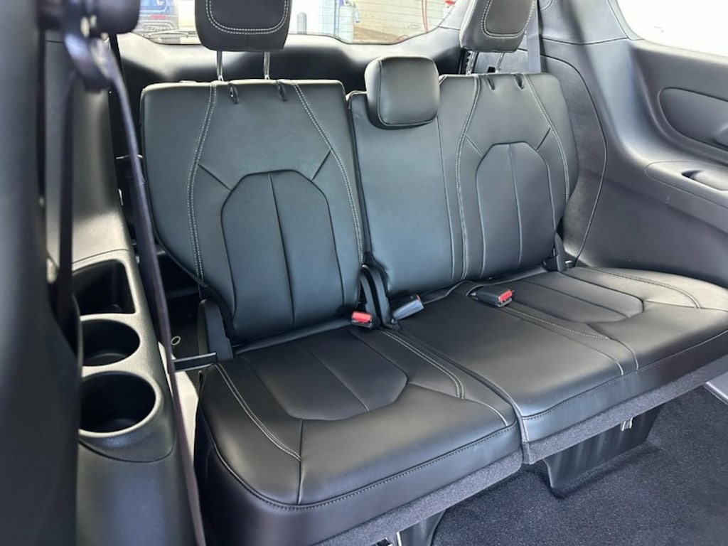 New 2026 Chrysler Pacifica Select AWD Passenger Van