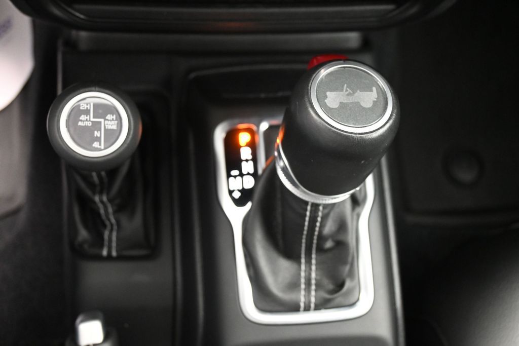 2022 Jeep Wrangler Unlimited Sahara 4XE - Photo 15