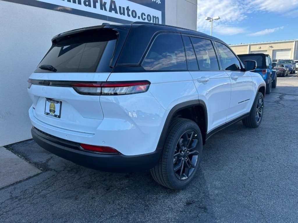 New 2025 Jeep Grand Cherokee Limited 4x4 Sport Utility
