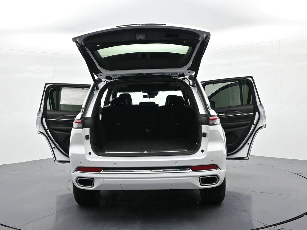 2025 Jeep Grand Cherokee Overland - Photo 29