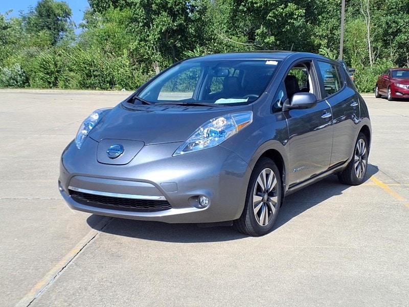 Used 2015 Nissan LEAF SL with VIN 1N4AZ0CP3FC309736 for sale in Springfield, IL
