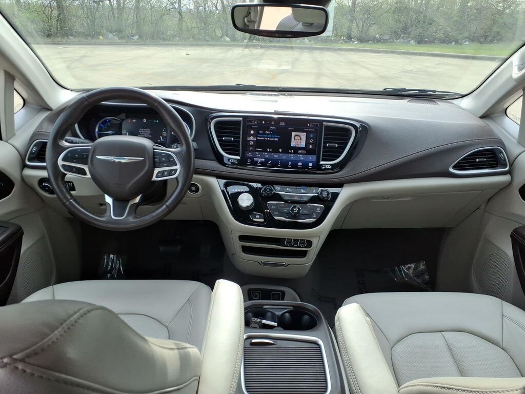 Used 2021 Chrysler Pacifica Hybrid Touring L Minivan/Van