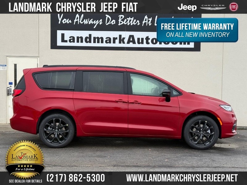 2026 Chrysler Pacifica Select's photo