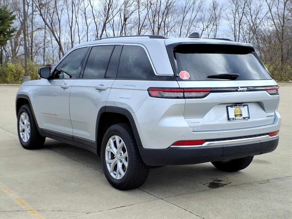 Used 2024 Jeep Grand Cherokee Limited 4x4 SUV