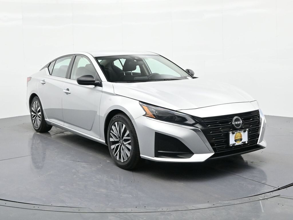 Used 2024 Nissan Altima 2.5 SV Sedan