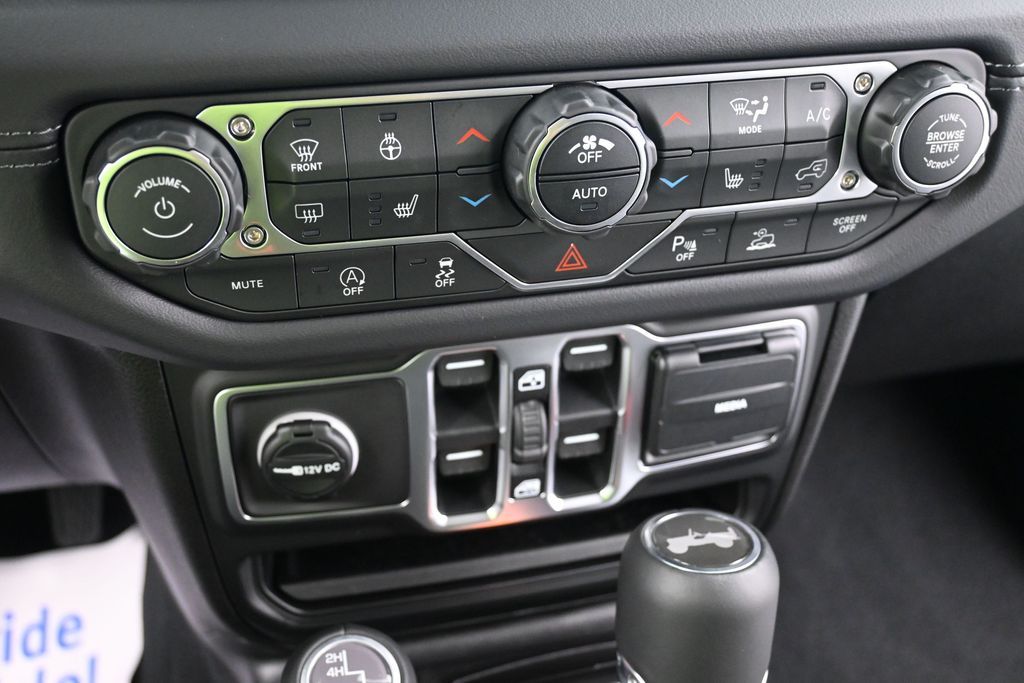 2026 Jeep Wrangler 4-Door Sahara - Photo 11