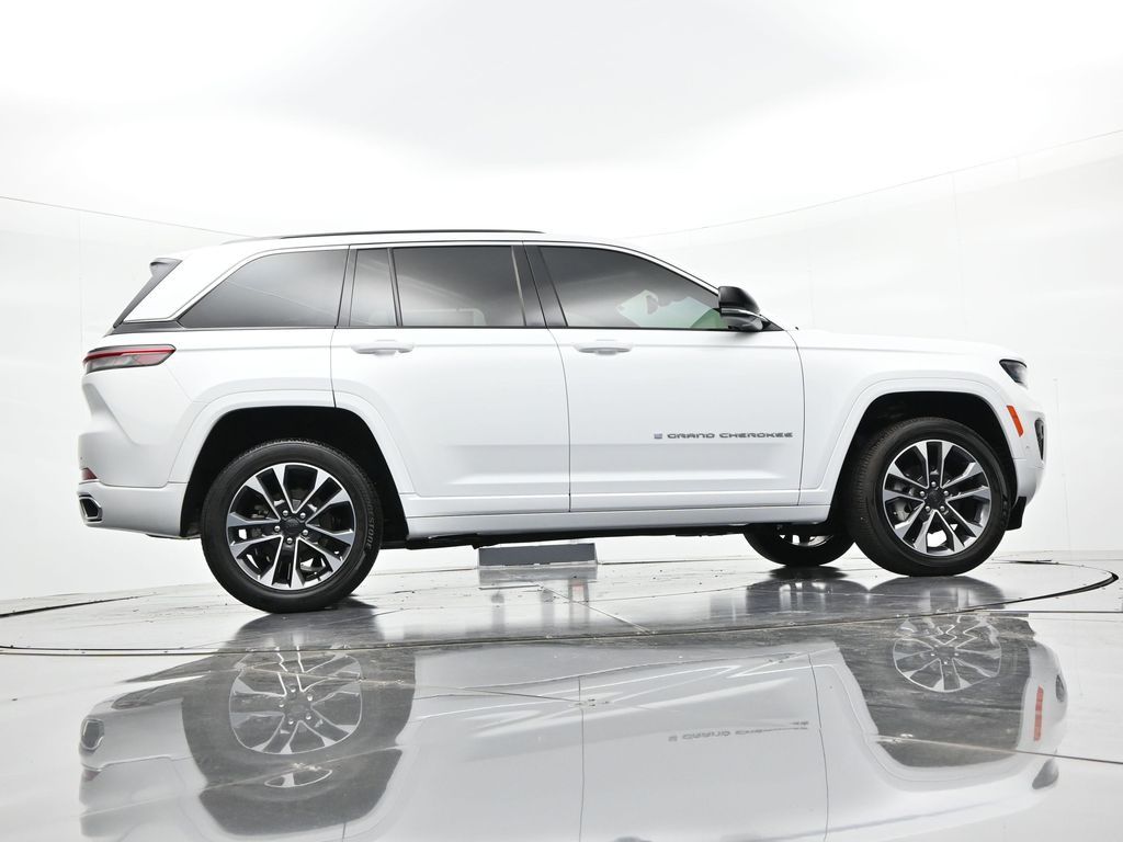 2025 Jeep Grand Cherokee Overland - Photo 25