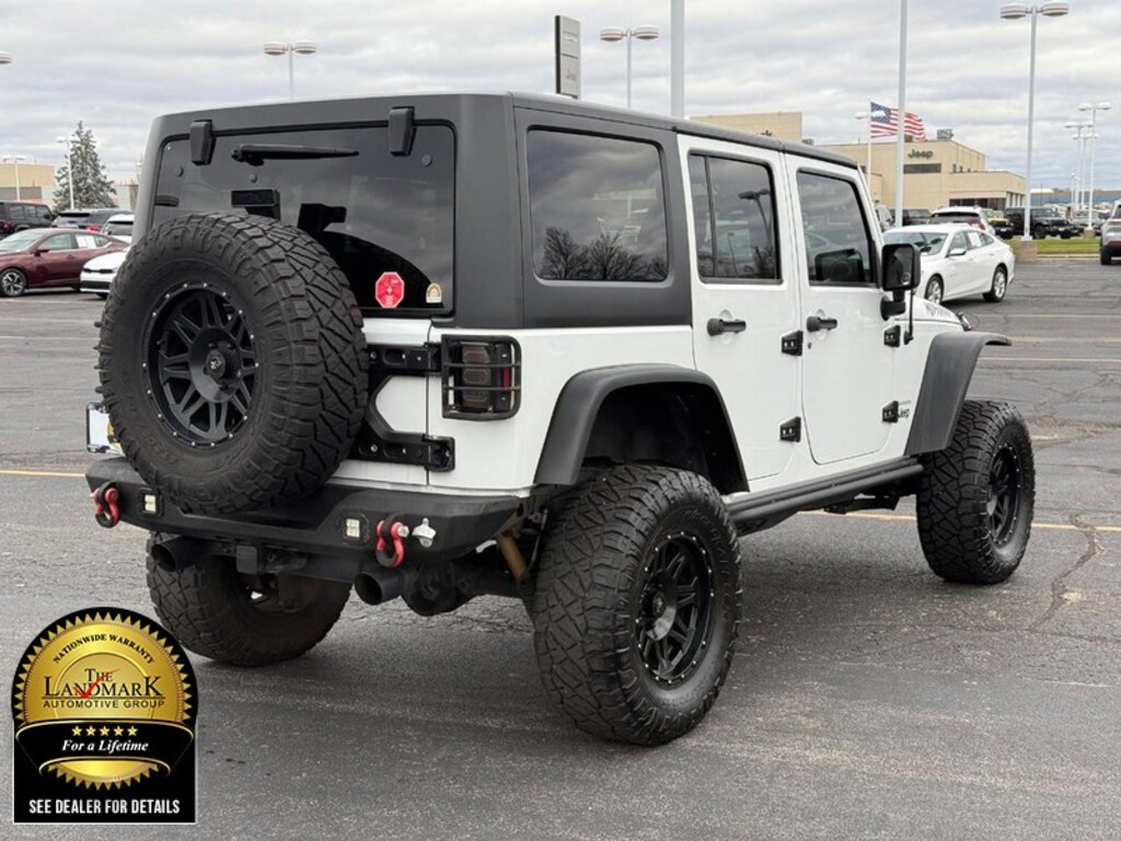 Used 2015 Jeep Wrangler Unlimited 4WD 4dr Sahara SUV