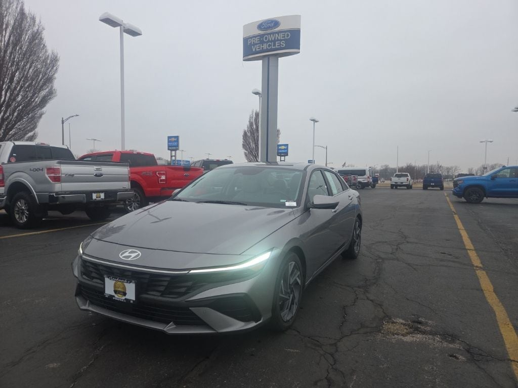 Used 2024 Hyundai Elantra Limited Sedan