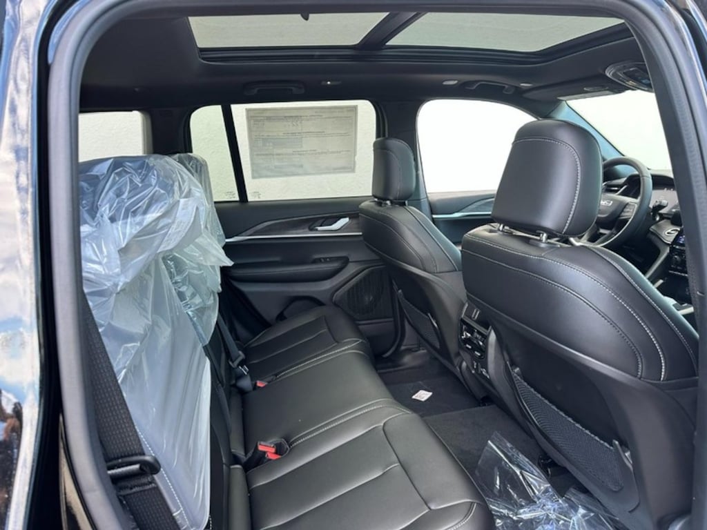 New 2025 Jeep Grand Cherokee Limited 4x4 Sport Utility