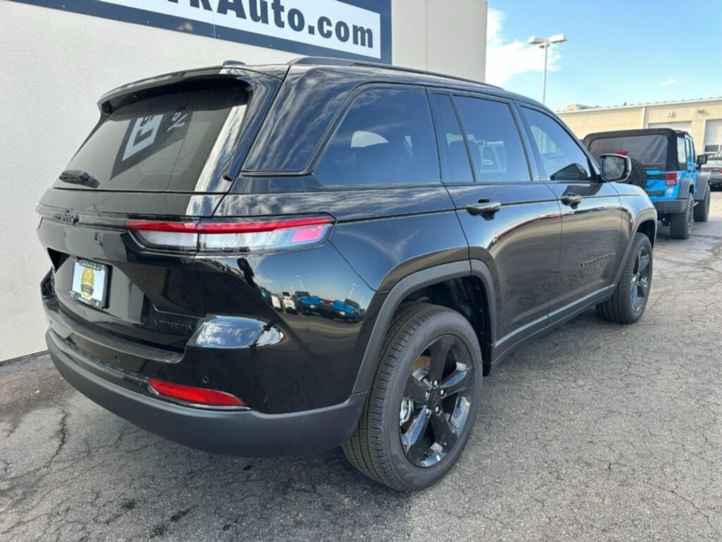 New 2025 Jeep Grand Cherokee Limited 4x4 Sport Utility