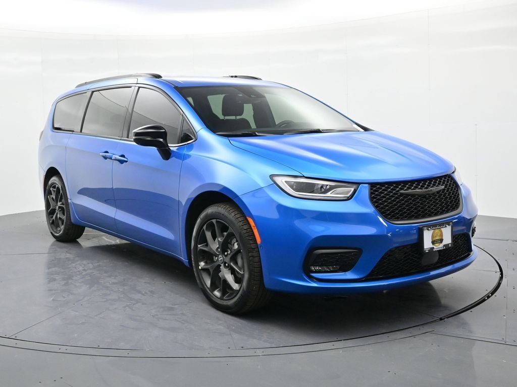 New 2026 Chrysler Pacifica Select Passenger Van