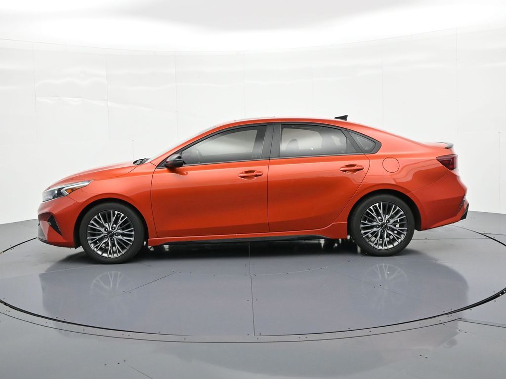 2022 Kia FORTE GT-Line - Photo 9