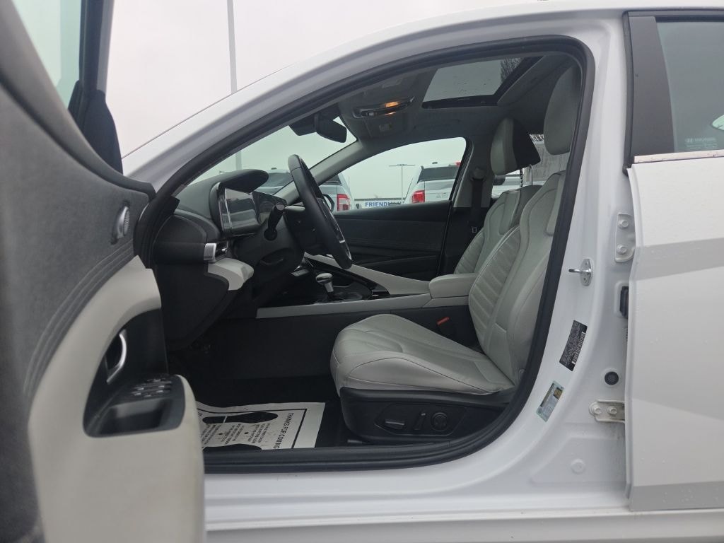 Used 2024 Hyundai Elantra Limited Sedan